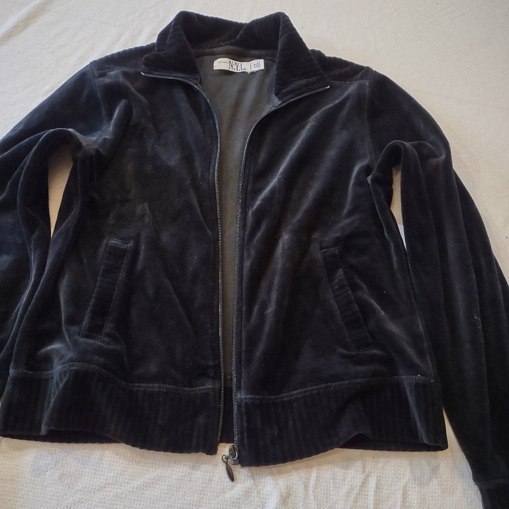NYL NEW YORK LAUNDRY BLACK VELOUR LIGHTWEIGHT ZIPPERED WOMAN'S JACKET